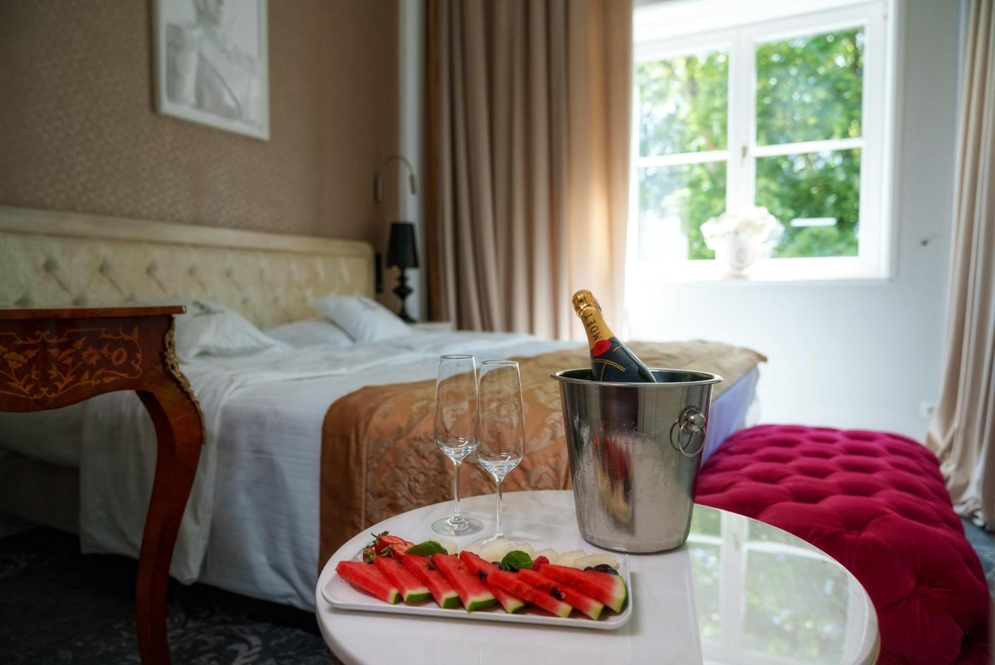 Hotel Palac Alexandrinum Krubki Ngoại thất bức ảnh